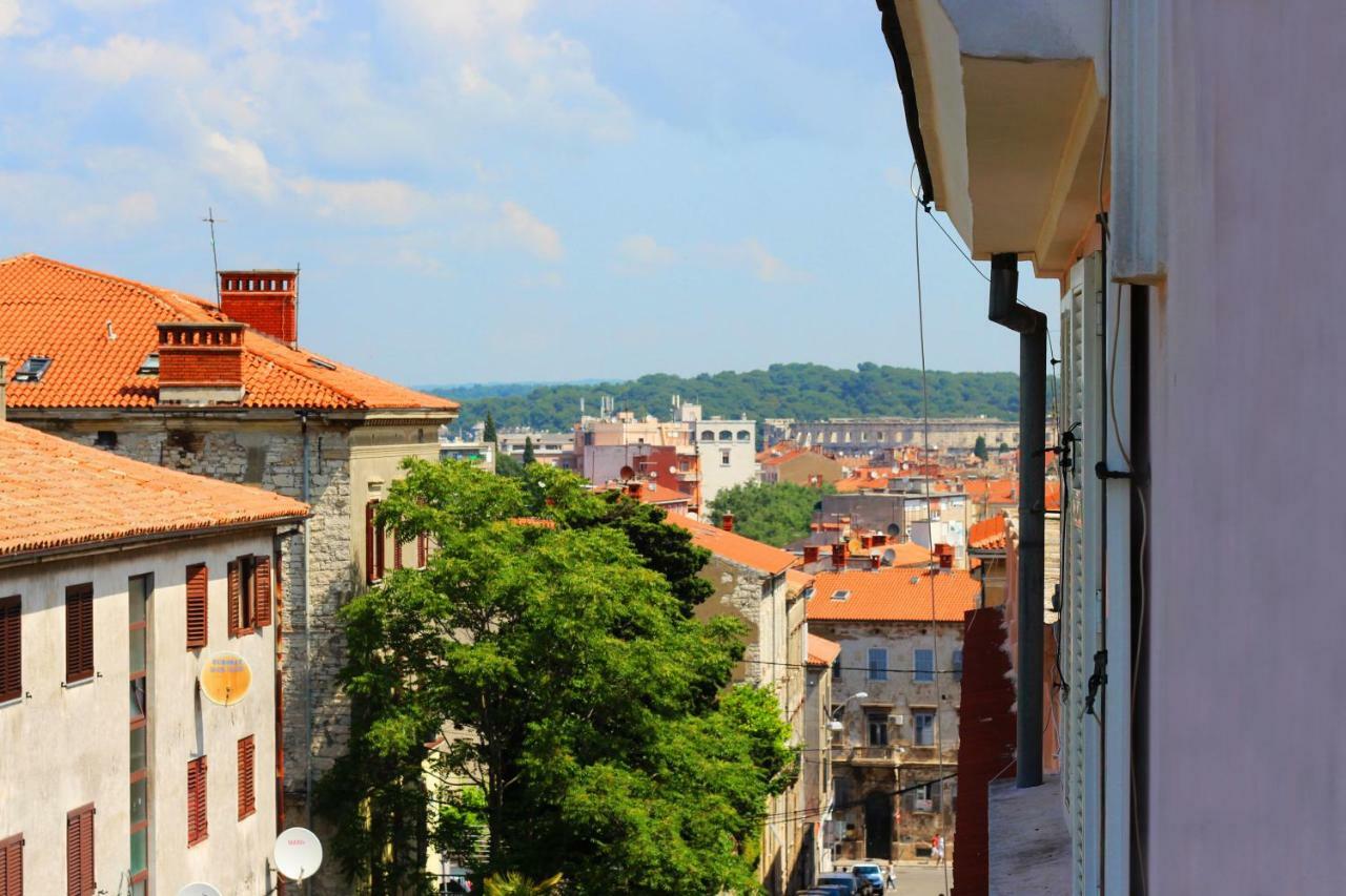 Ferienwohnung Sunny Corner In City Center With Free Parking Pula Exterior foto